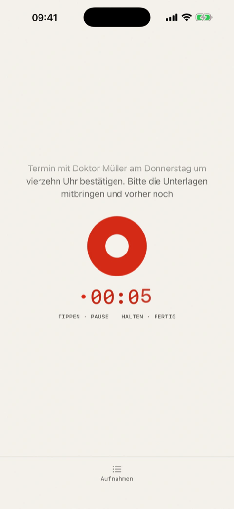 Diktat-Aufnahmebildschirm: Live-Vorschau, roter Aufnahmeknopf, Timer