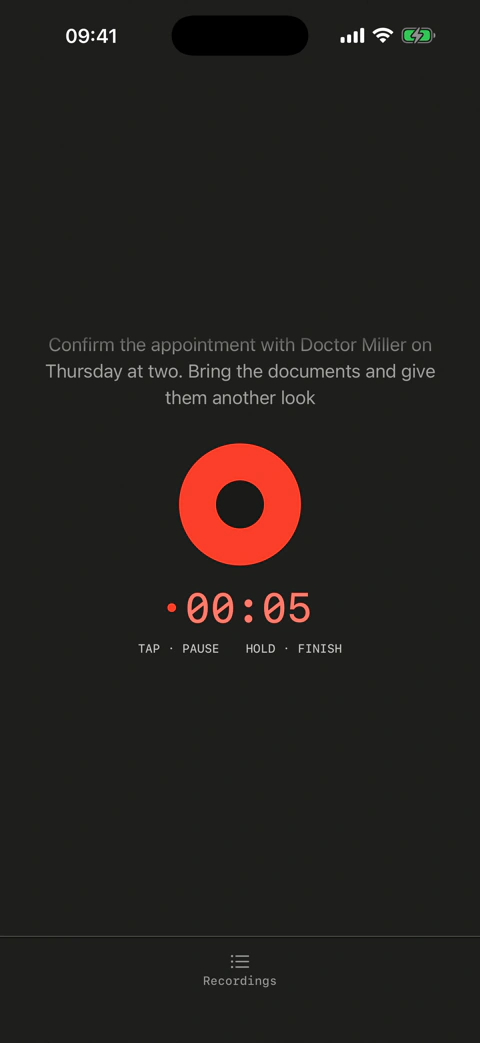 Diktat recording screen: live preview, red record button, timer